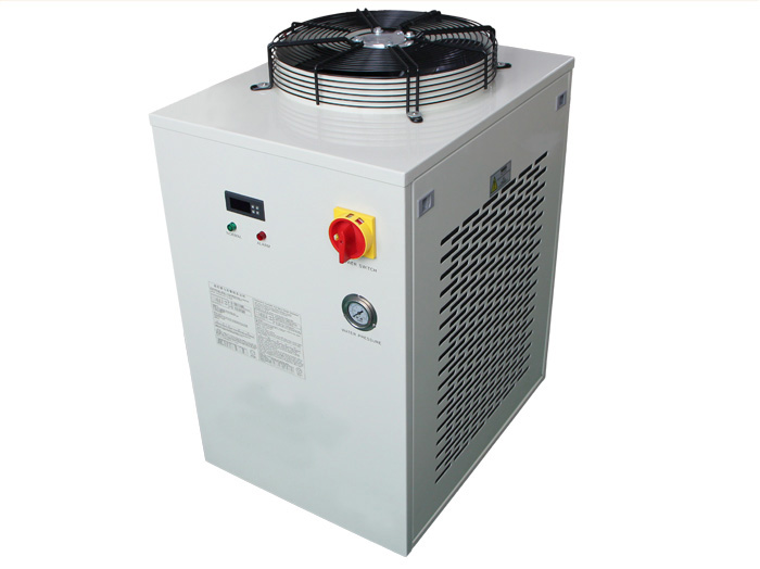 UV LED固化光源設(shè)備的三大配置照射頭、水冷機(jī)、電源驅(qū)動(dòng)